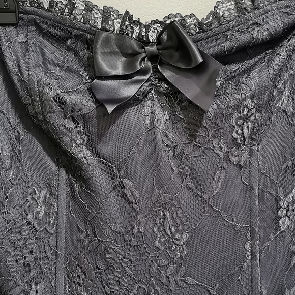 🌸 Widow - Gray Lace Strapless Dress 🌸 - Picture 3 of 5